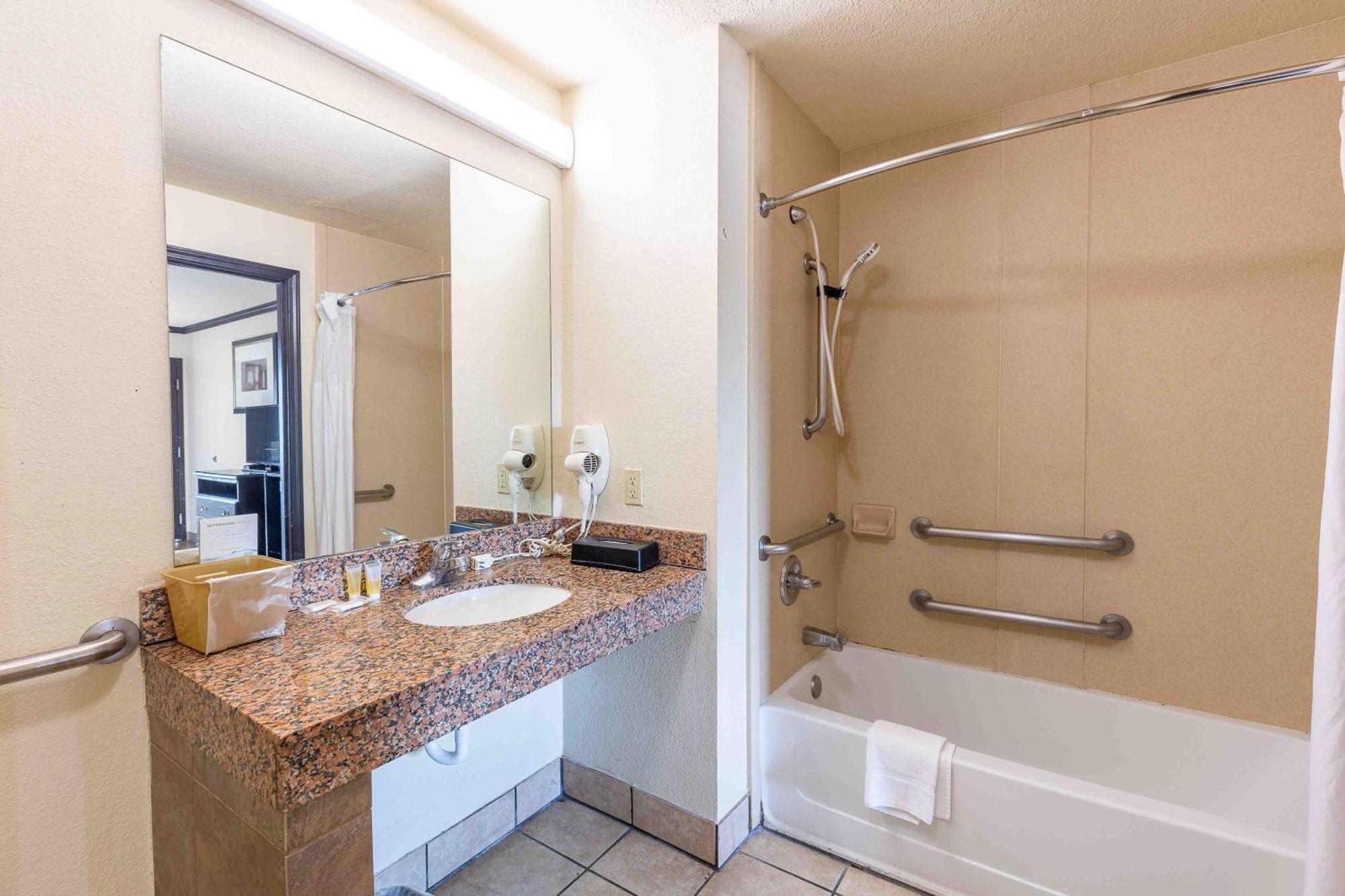 Days Inn By Wyndham Oklahoma City/Moore Ngoại thất bức ảnh